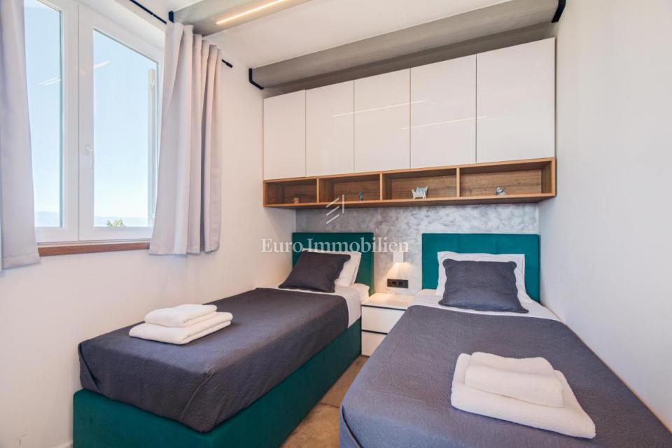Malinska - opremljen apartma s pogledom na morje