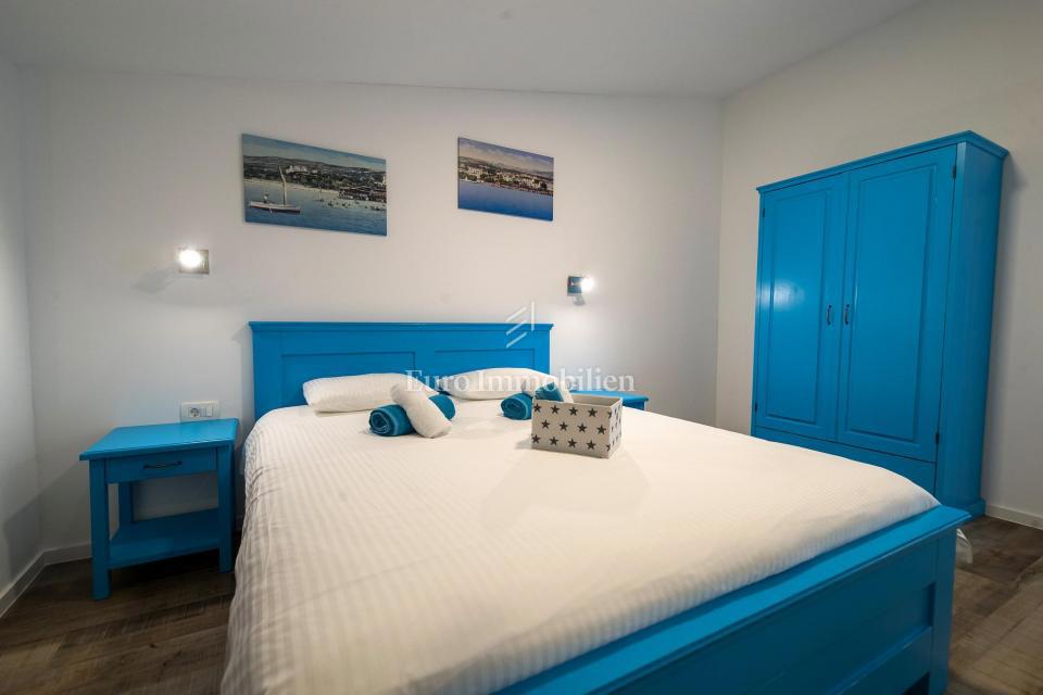 Crni mol apartma 50m od morja