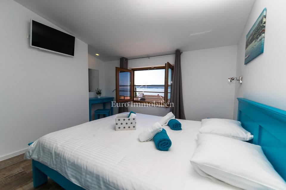 Crni mol apartma 50m od morja