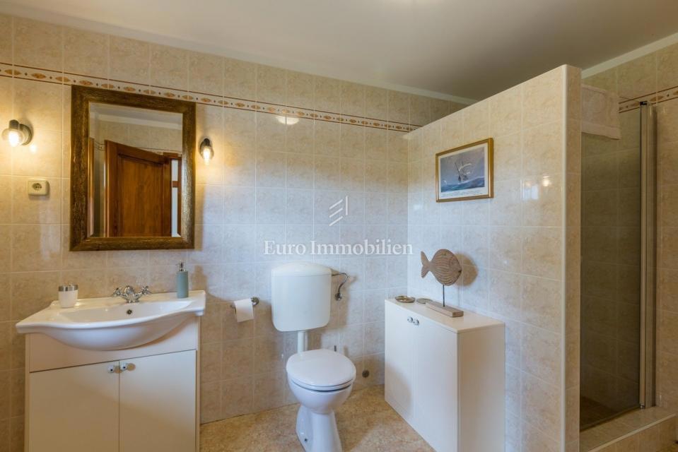 POREČ OKOLICA Kamnita vila z bazenom