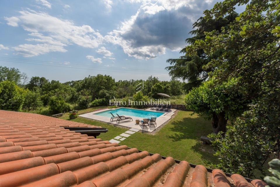 POREČ OKOLICA Kamnita vila z bazenom