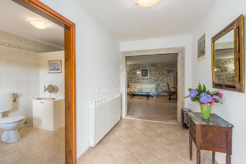 POREČ OKOLICA Kamnita vila z bazenom