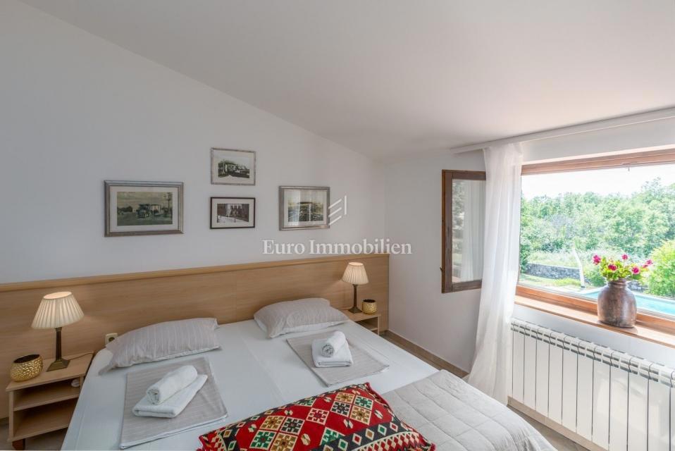 POREČ OKOLICA Kamnita vila z bazenom