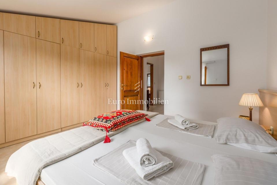 POREČ OKOLICA Kamnita vila z bazenom