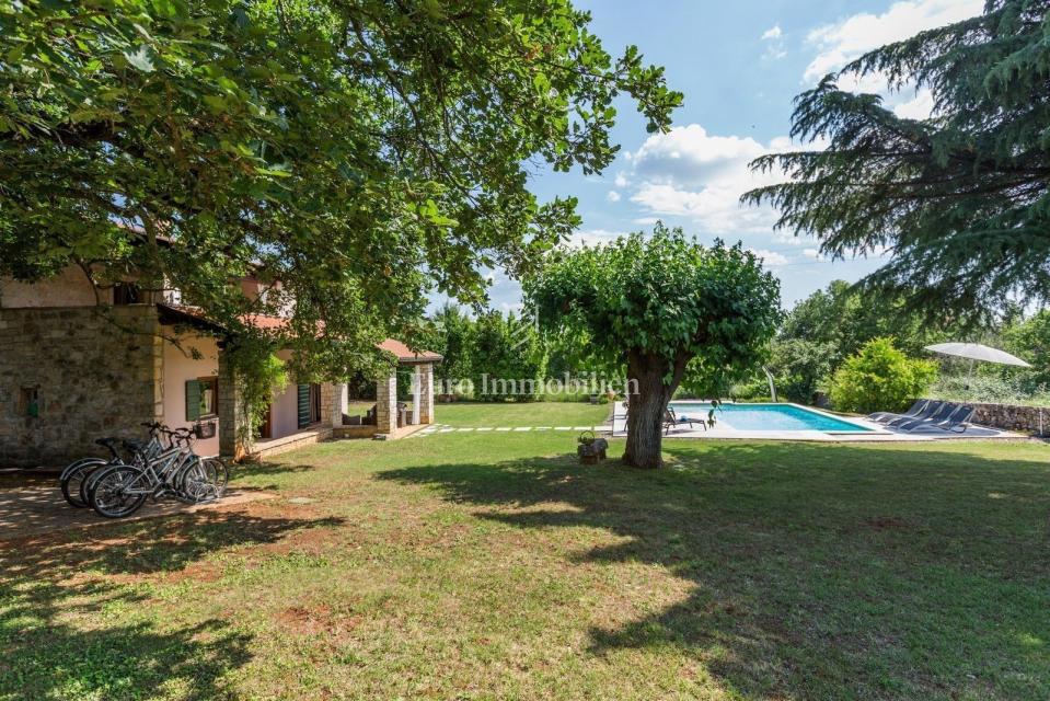 POREČ OKOLICA Kamnita vila z bazenom