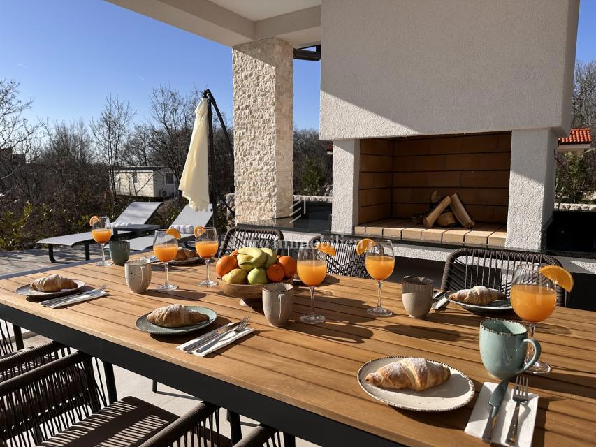 Otok Krk - elegantna luksuzna vila z bazenom