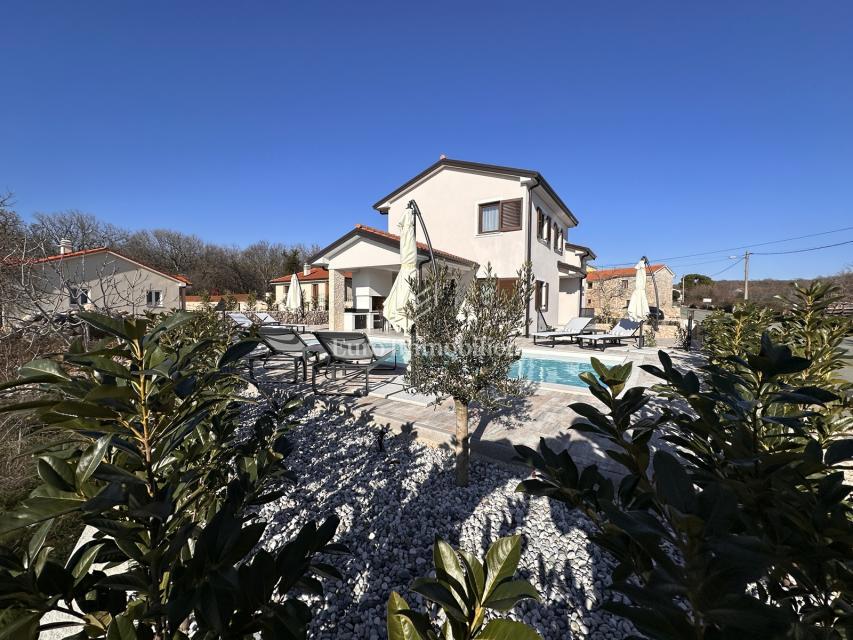 Otok Krk - elegantna luksuzna vila z bazenom