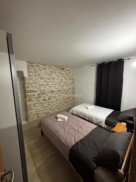 Vrsi, Zadar - prenovljena enonadstropna hiša