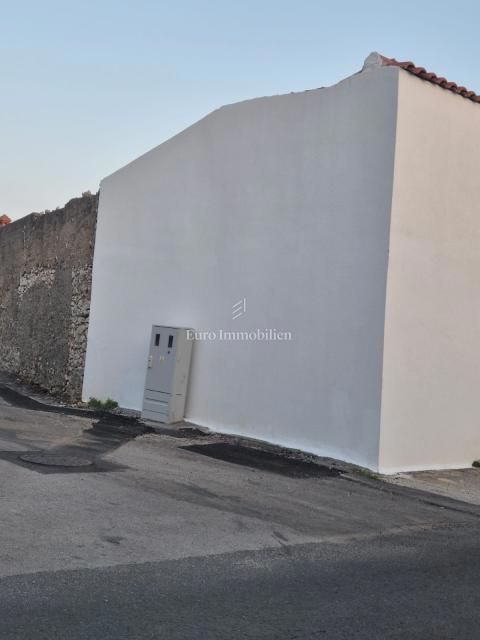 Vrsi, Zadar - prenovljena enonadstropna hiša
