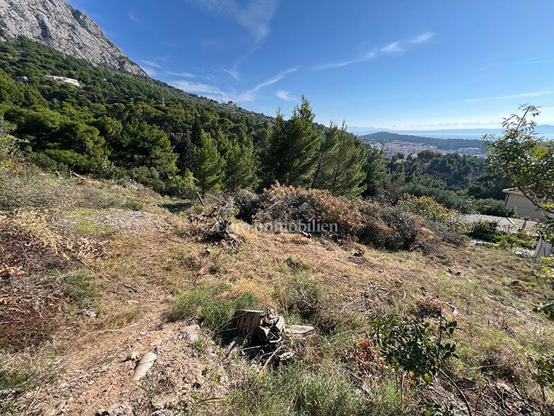 Makarska - gradbeno zemljišče za stanovanjsko uporabo