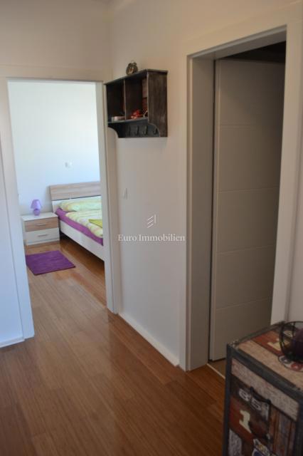 Pag, Stanovanje v pritličju, le 50 metrov od morja