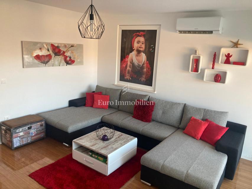 Pag, Stanovanje v pritličju, le 50 metrov od morja