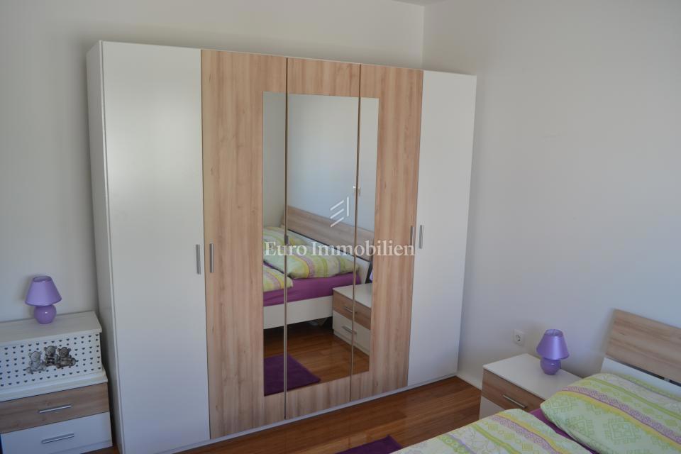 Pag, Stanovanje v pritličju, le 50 metrov od morja