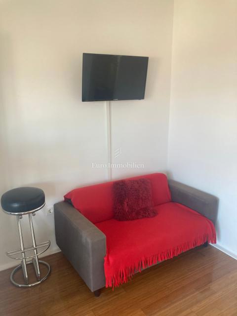 Pag, Stanovanje v pritličju, le 50 metrov od morja