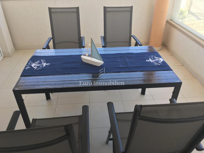 Pag, Stanovanje v pritličju, le 50 metrov od morja