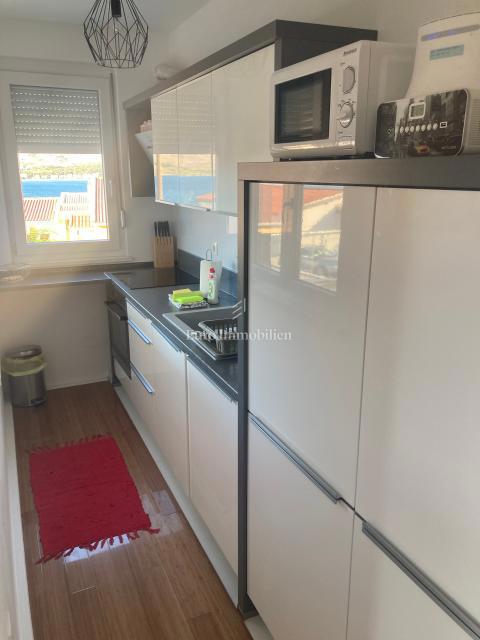 Pag, Stanovanje v pritličju, le 50 metrov od morja