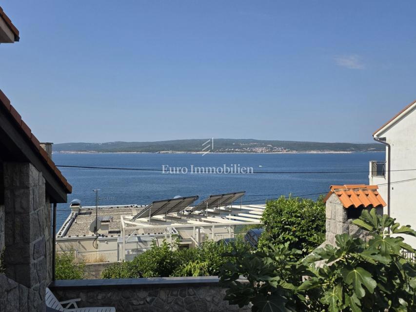 Nepremičnina z več stanovanjskimi enotami, 50 m od morja