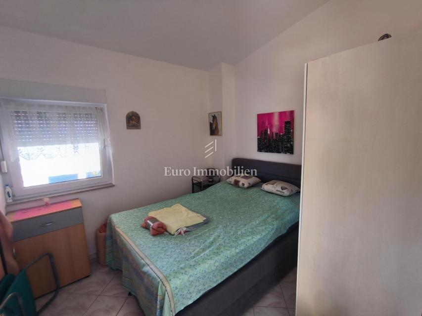 Stanovanje z Veliko Teraso in Pogledom na Otoke