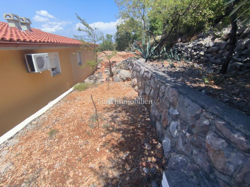 Stanovanje z Veliko Teraso in Pogledom na Otoke