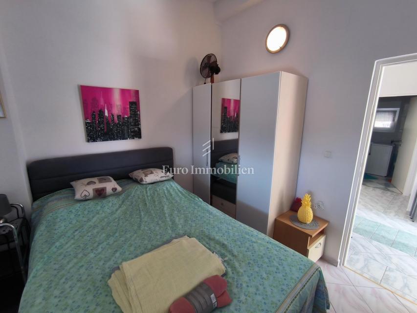 Stanovanje z Veliko Teraso in Pogledom na Otoke