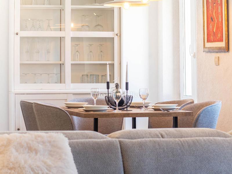 Trisobno stanovanje v centru Makarske, 100 m od morja