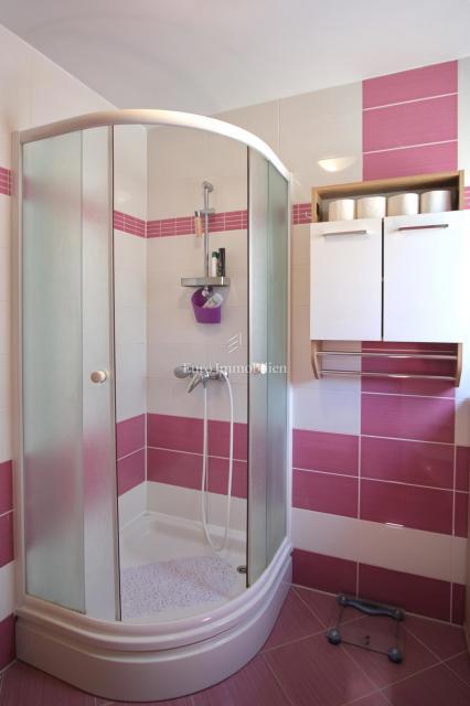 Dvosobno stanovanje v Klimnu, 300 m od morja