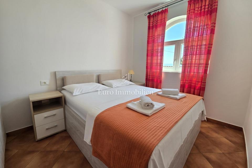 Dvosobni apartma z razgledom na morje