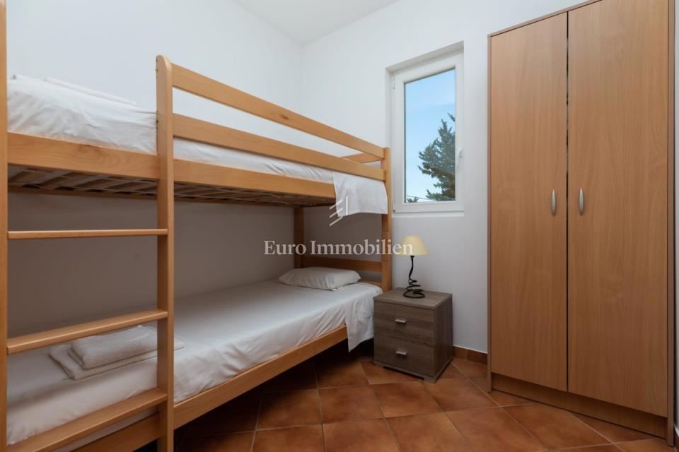 Dvosobni apartma z razgledom na morje