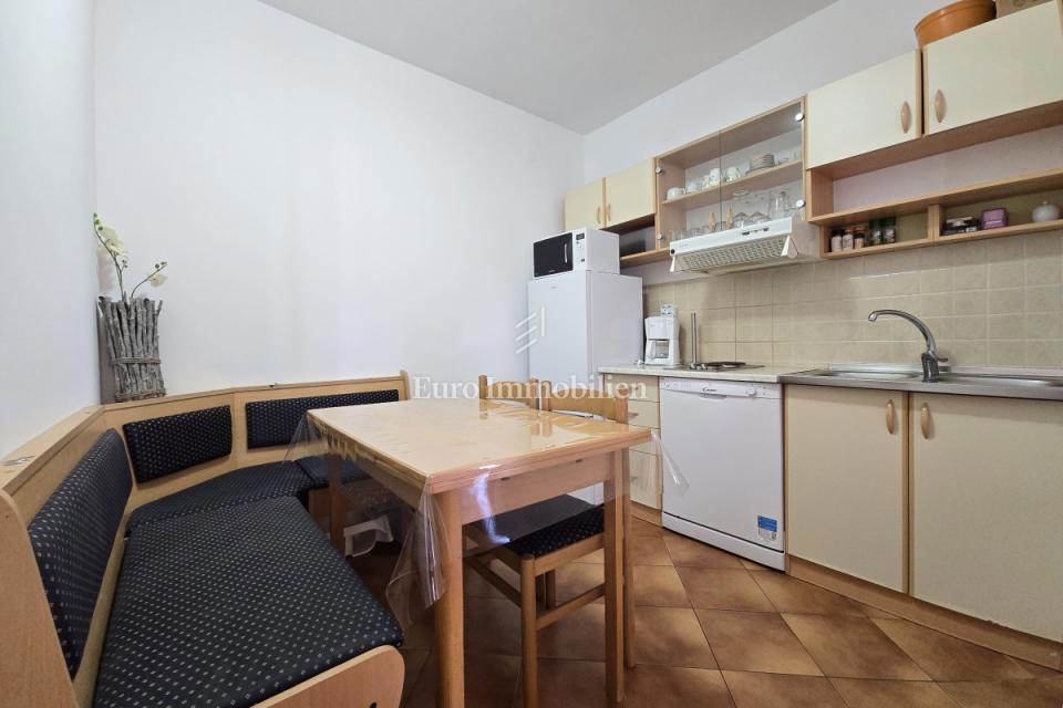 Dvosobni apartma z razgledom na morje