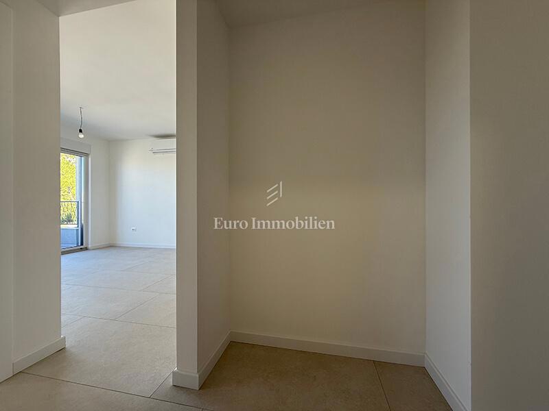 Novo enosobno stanovanje s pogledom na morje