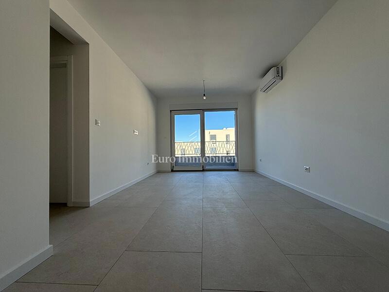 Novo enosobno stanovanje s pogledom na morje