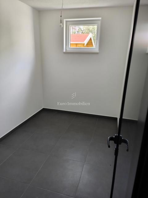 Apartma z vrtom, 100 metrov od morja, Mali Lošinj