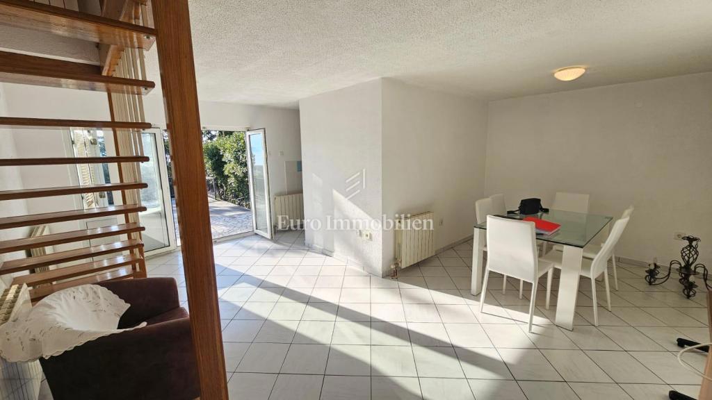 Hiša Novi Vinodolski na "Bribirski obali"