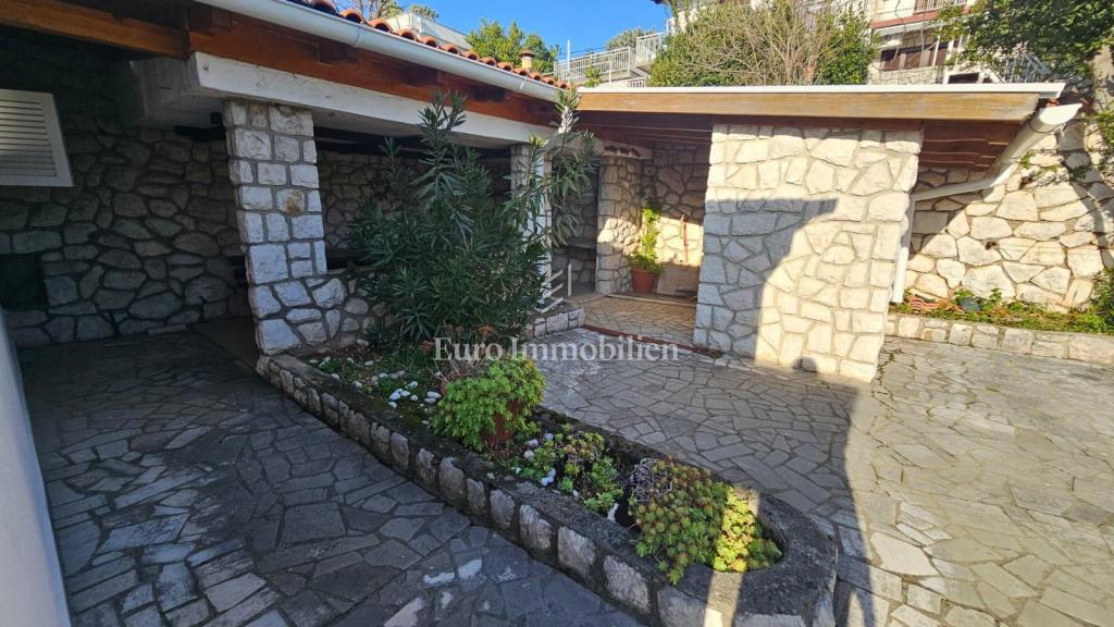 Hiša Novi Vinodolski na "Bribirski obali"