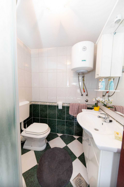 Hiša s tremi apartmaji na top lokaciji