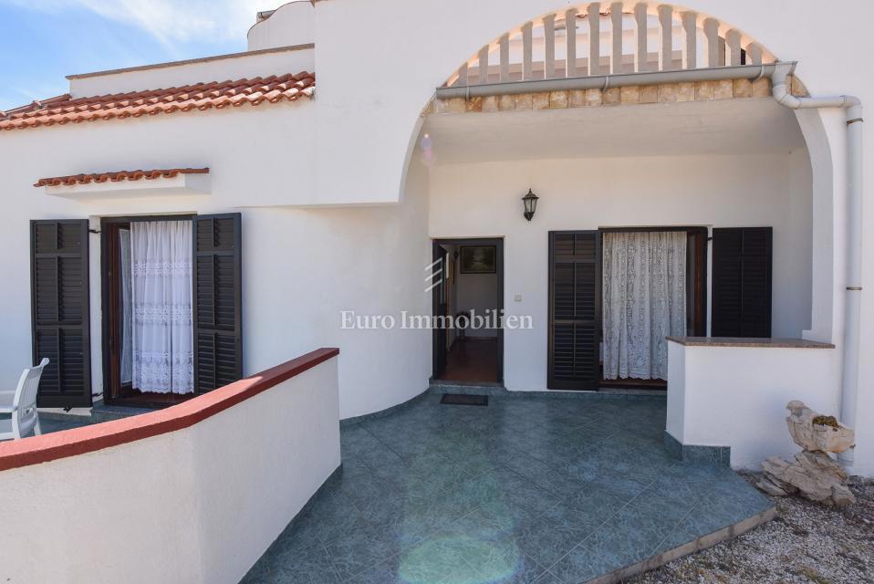 Apartmaj v hiši, 150 m od morja - Pag