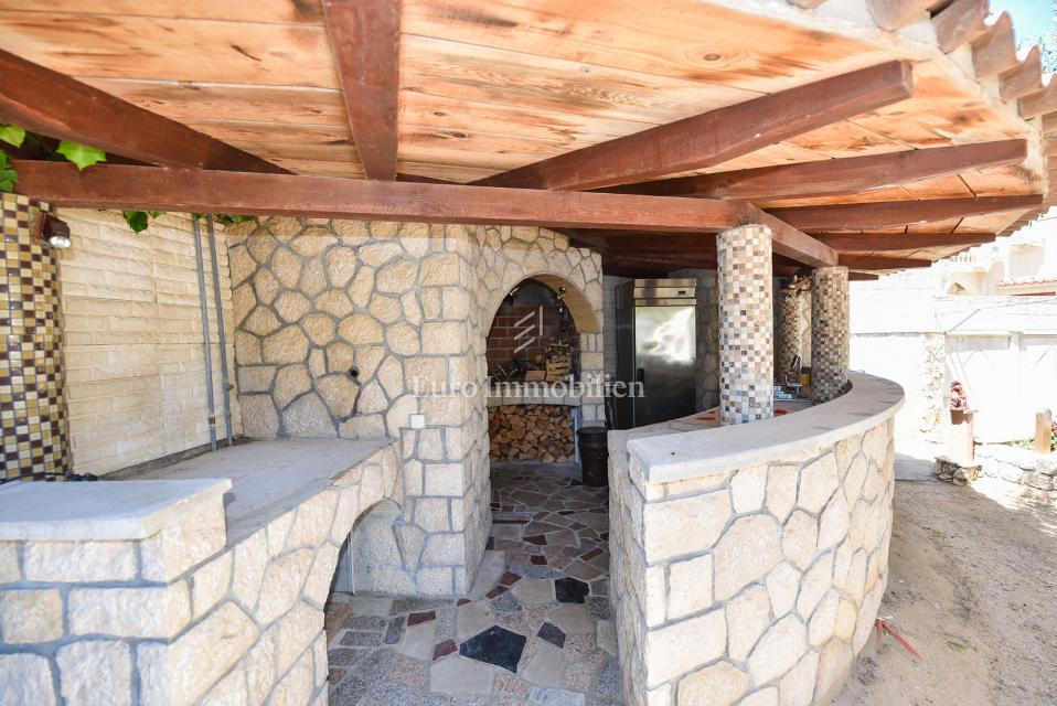 Apartmaj v hiši, 150 m od morja - Pag