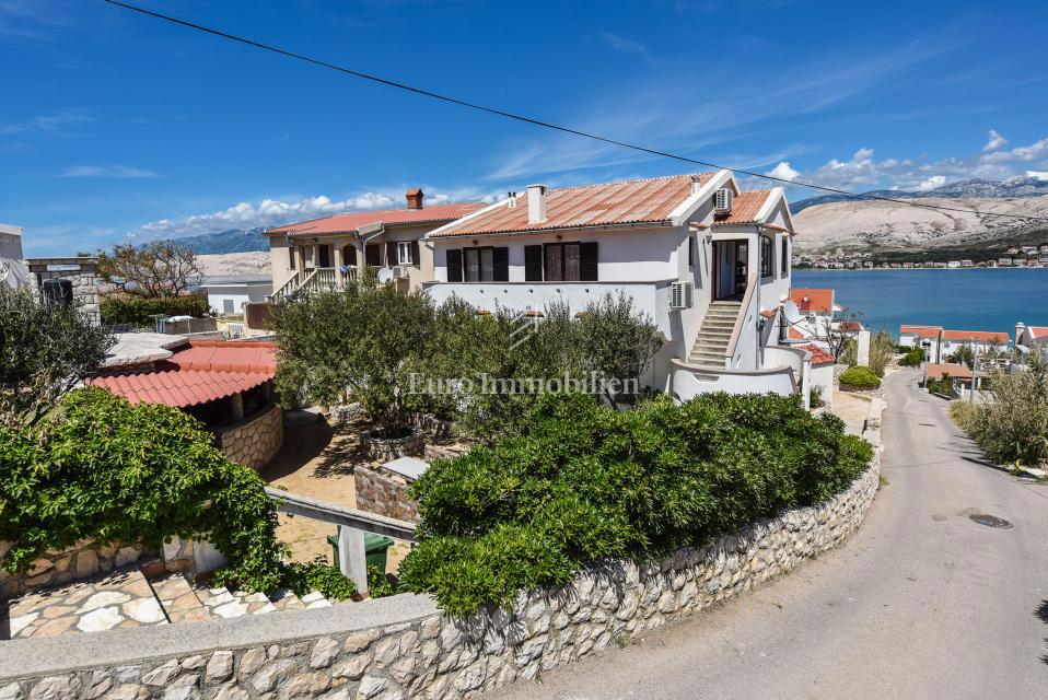 Apartmaj v hiši, 150 m od morja - Pag