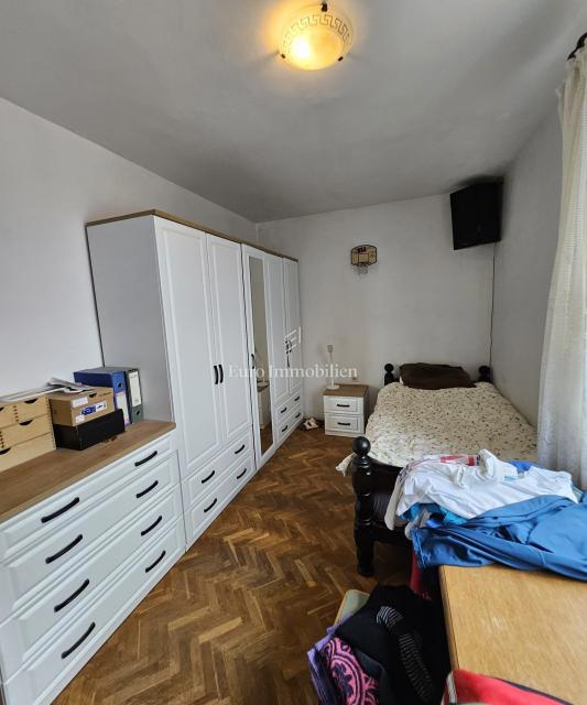 Kozala 2-sobno stanovanje z dnevno sobo naprodaj, odlična lokacija