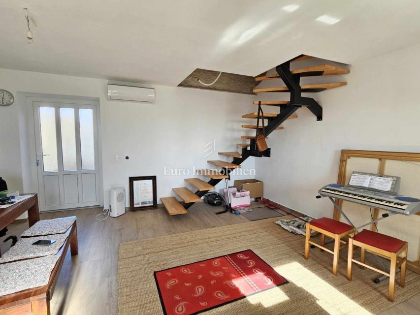 Obnovljena kamnita hiša z vrtom - okolica Poreča