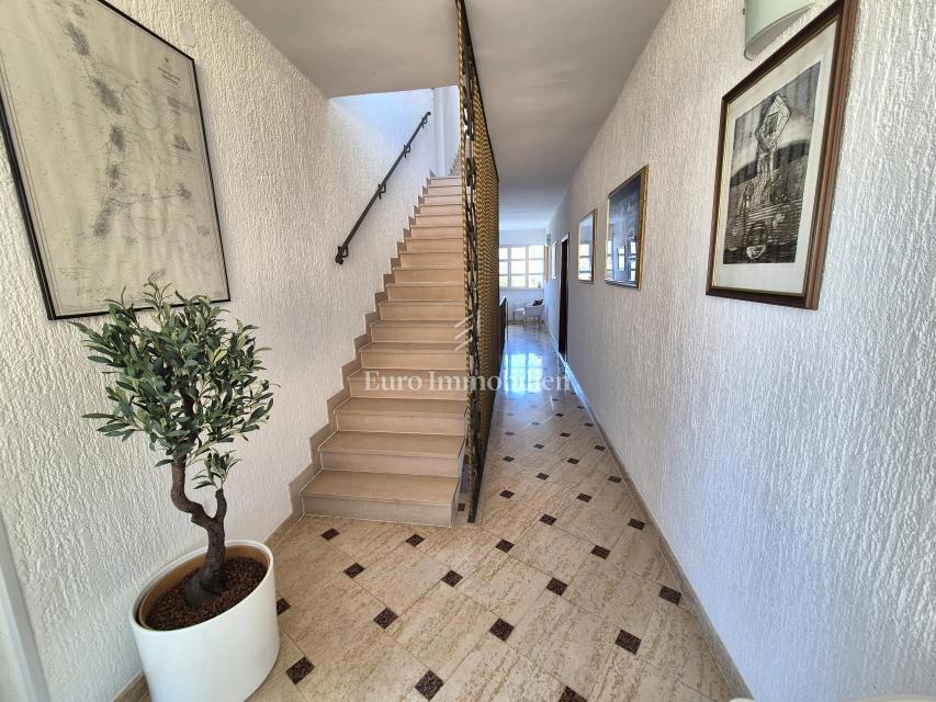 Malinska, opremljeno stanovanje z dvema spalnicama