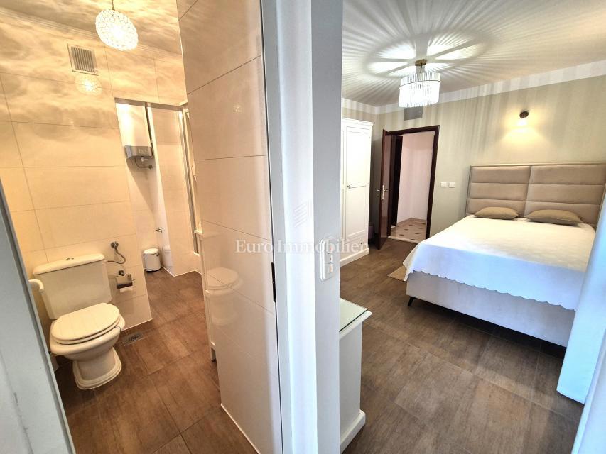 Malinska, opremljeno stanovanje z dvema spalnicama