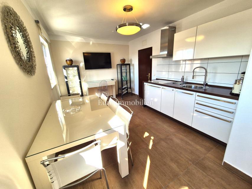 Malinska, opremljeno stanovanje z dvema spalnicama