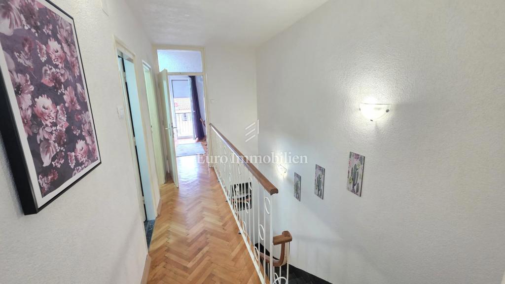 Hiša v središču mesta, 100 m od morja - Crikvenica