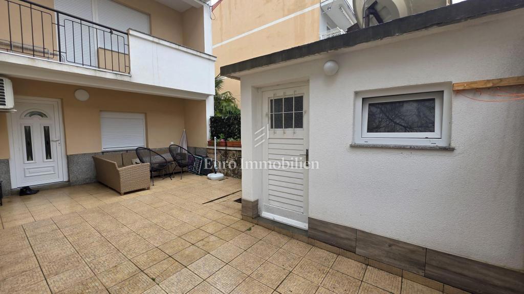 Hiša v središču mesta, 100 m od morja - Crikvenica