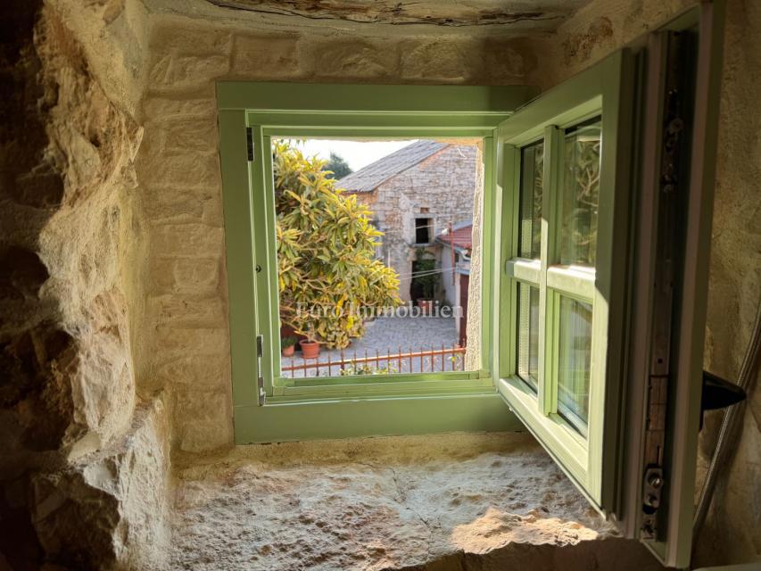 Očarljiva kamnita hiša v bližini Svetvinčenta