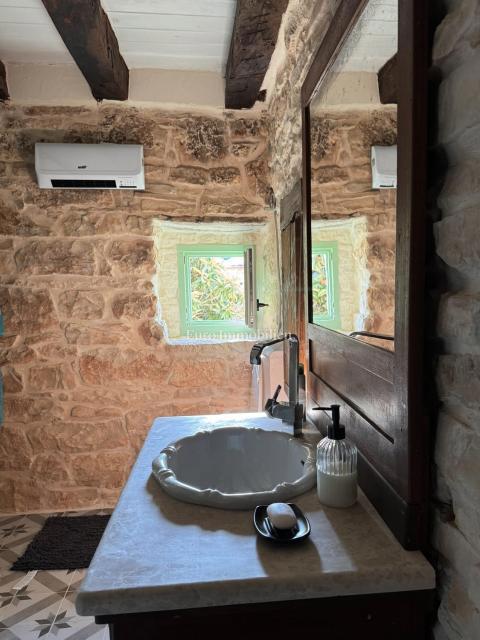 Očarljiva kamnita hiša v bližini Svetvinčenta