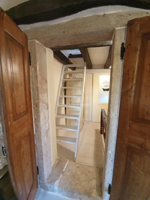 Očarljiva kamnita hiša v bližini Svetvinčenta