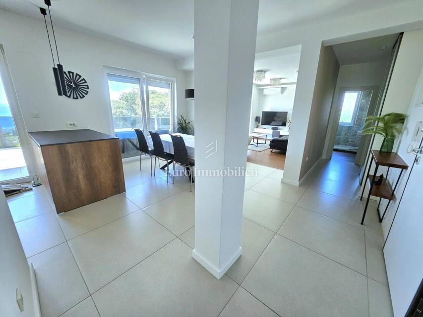 Turnić - Luksuzno stanovanje s teraso in pogledom na morje