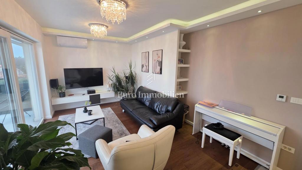 Turnić - Luksuzno stanovanje s teraso in pogledom na morje